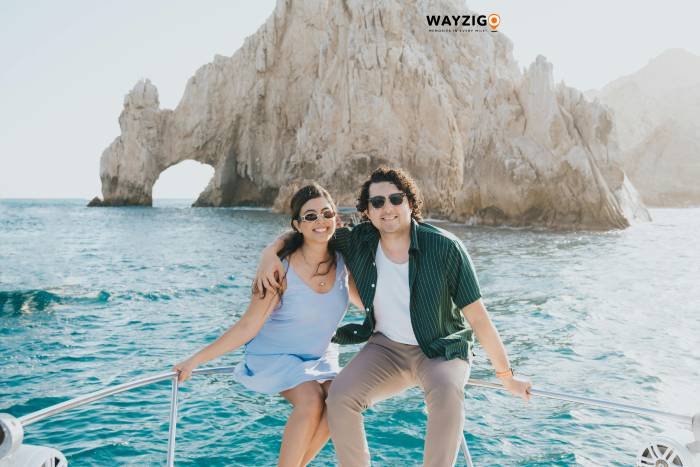 Couple travel India